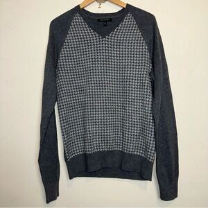 Banana Republic Mens MD Cotton V Neck Sweater Gray Long Sleeve Geometric Print